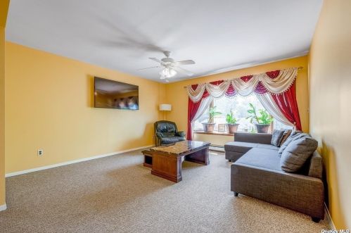 1660 Arkansas Dr, Valley Stream NY 11580-1804 exterior