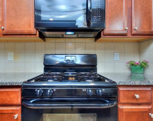 2241 Capella Cir, Atlanta GA  30331-3864 exterior