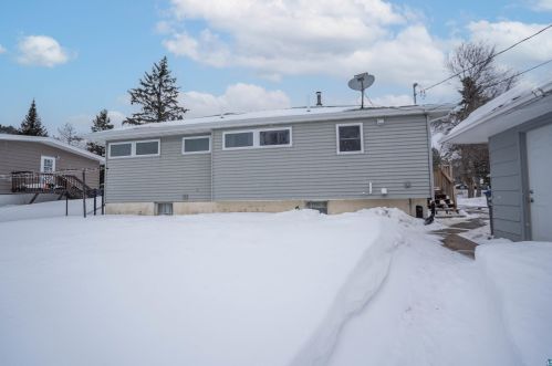 2804 Morris Thomas Rd, Duluth MN 55811-2818 exterior