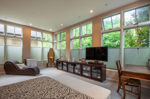 2725 Kenmore Ave, Chicago IL 60614-1305 exterior