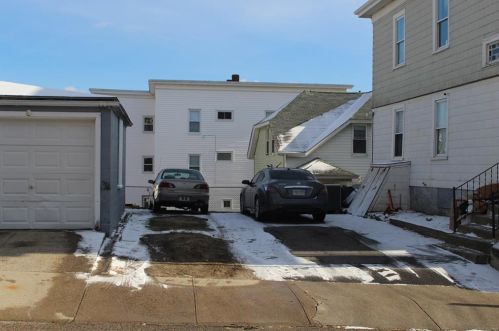 556 Elm St, Woonsocket RI 02895-3508 exterior