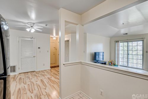 1138 Waterford Dr, Edison NJ 08817-1908 exterior