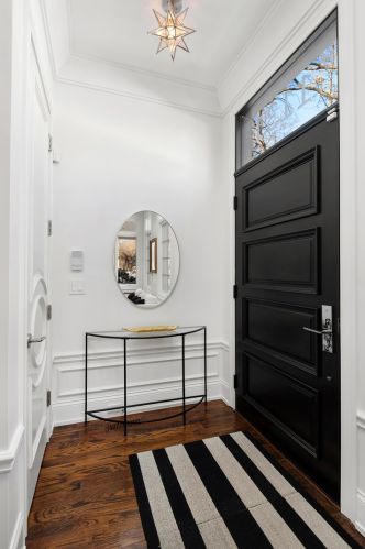 1131 Lill Ave, Chicago IL 60614-2296 exterior