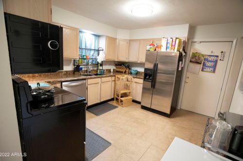 2240 Angela Dr, Phoenix AZ 85032-2351 exterior