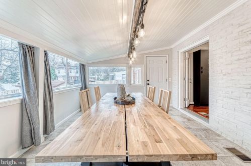 5637 Fenwick Dr, Alexandria VA 22303-1524 exterior