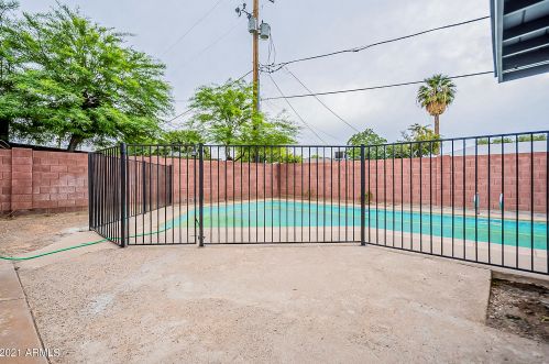 7020 12 St, Phoenix AZ 85086-4800 exterior