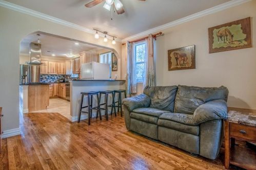 2514 Sunset St, Denison, TX 75020-5718