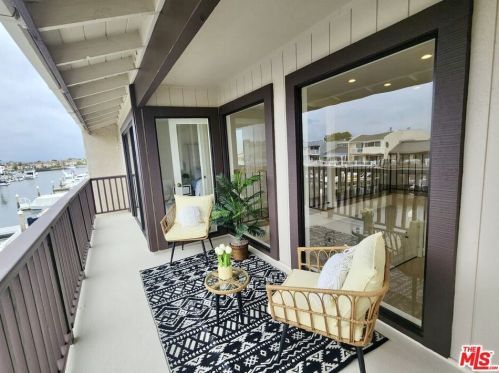 4555 Falkirk Bay, Oxnard CA 93035-3743 exterior