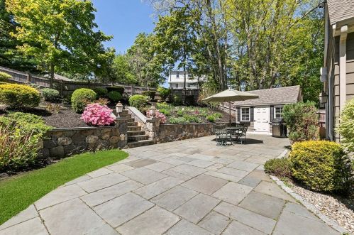 22 Nantucket Rd, Newton, MA 02461-1408