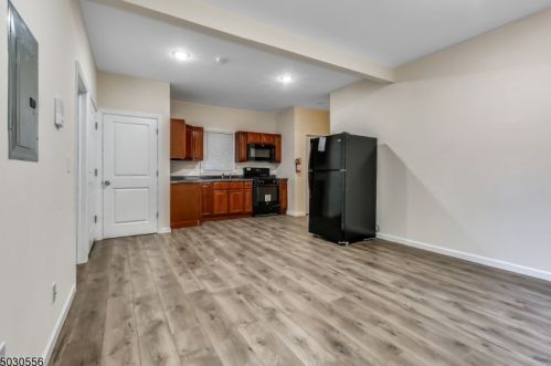 82 Orange Ave, Irvington NJ 07111-2018 exterior