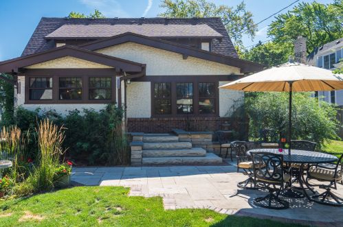 5925 Lk Dr, Milwaukee WI 53217-4629 exterior