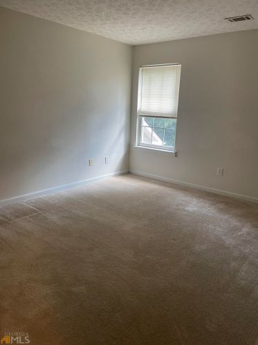 395 Lakeside Cir, Porterdale, GA 30016-8851