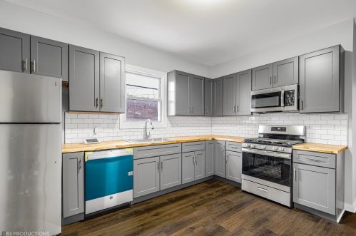 11914 Perry Ave, Chicago IL 60628-6127 exterior