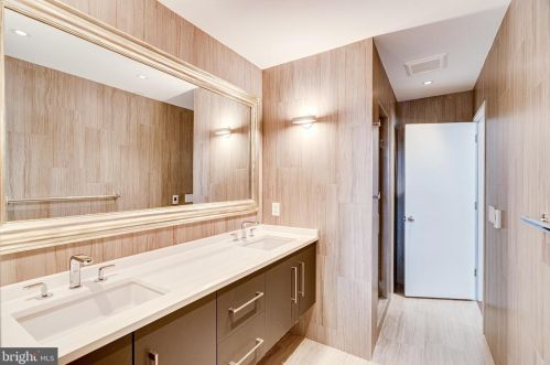 210 Fairfax St, Alexandria VA  22314-3304 exterior