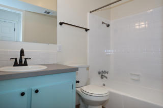 305 Croslin St, Austin TX  78752-2545 exterior