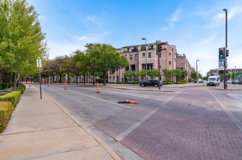 2111 Canton St, Dallas TX 75226-1621 exterior