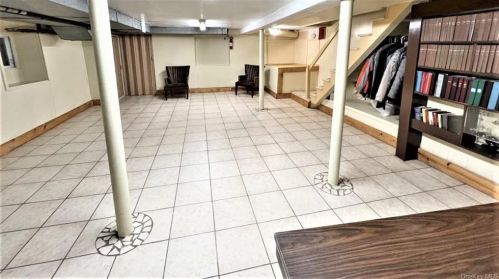 367 187th St, Bronx NY 10458-6707 exterior