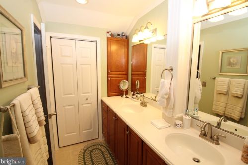 147 3 St, New Castle DE 19720-4536 exterior