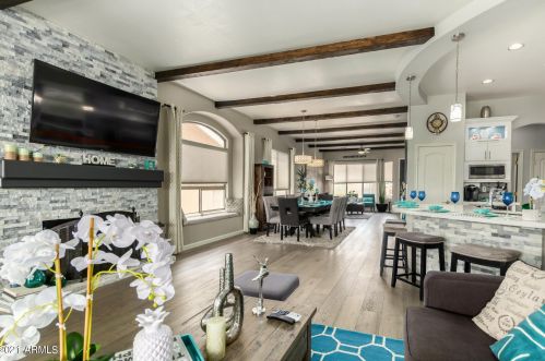 326 Anderson Ave, Phoenix AZ  85022-2366 exterior