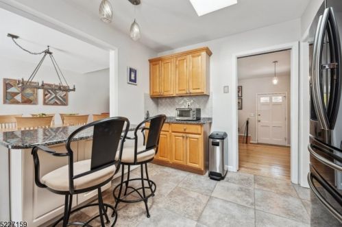 69 Sutton Dr, Berkeley Heights NJ 07922-2513 exterior