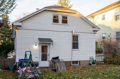 51 Duncan Ave, Providence, RI 02906-1814