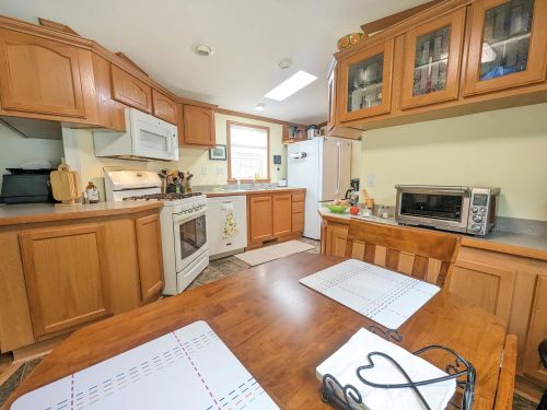 5 Dawn Dr, Concord NH 03303-2050 exterior