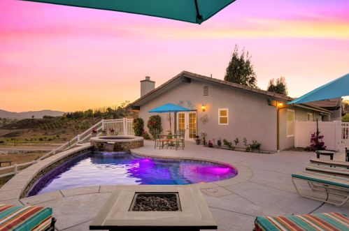 35025 Linda Rosea Rd, Temecula CA 92592-9529 exterior