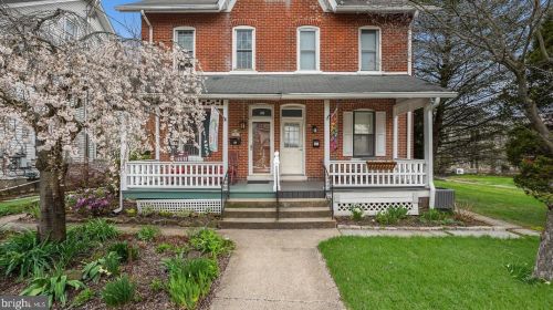 38 Hellertown Ave, Quakertown, PA 18951-1728