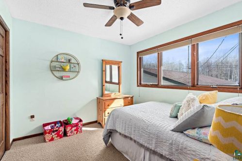 232 Rainbow St, Duluth MN 55811-2046 exterior