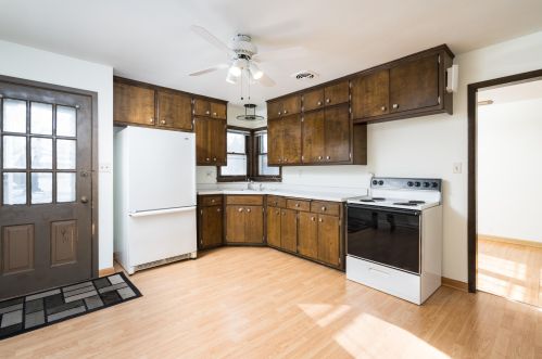 443 Ellsworth Ln, Milwaukee WI 53217-1831 exterior