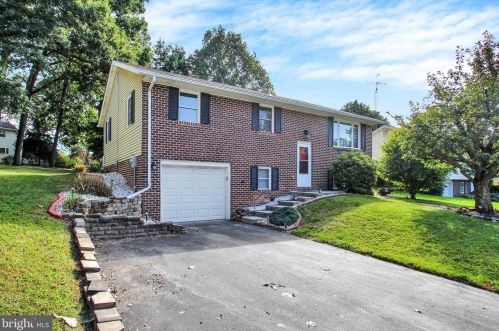 60 Bragg St, Hanover, PA 17331-9326