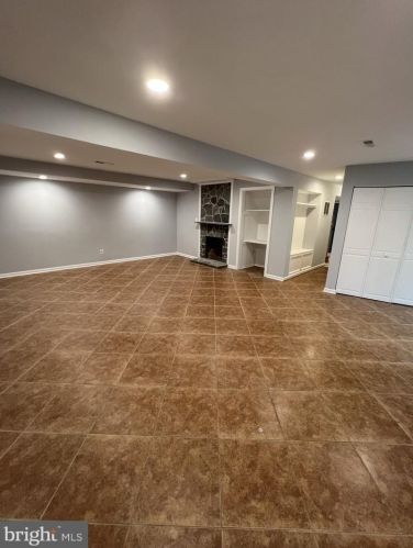 1807 Youngblood St, Mc Lean VA  22101-5244 exterior