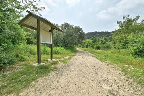 6303 5 Acre Wood St, Austin TX 78746-7125 exterior