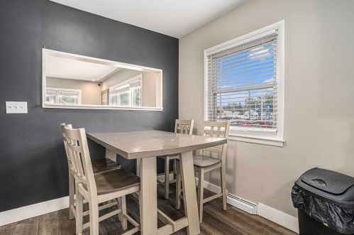 831 Hackley Ave, Meskegon MI 49444-1268 exterior