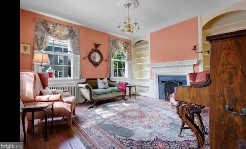 227 Pitt St, Alexandria VA  22314-3741 exterior