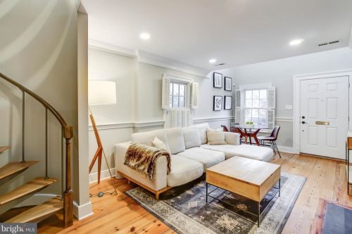 527 Wilkes St, Alexandria VA  22314-3723 exterior