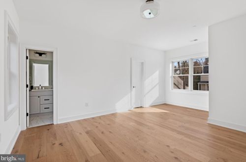 5805 Beech Ave, Bethesda MD  20817-3407 exterior