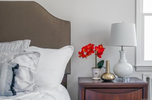 30 Woodcrest Dr, Armonk NY 10504-2904 exterior