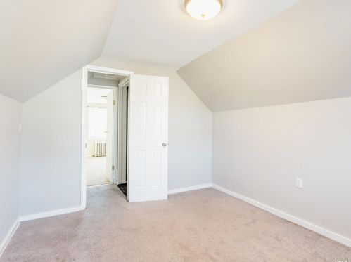 128 Casper St, Valley Stream NY 11580-3606 exterior