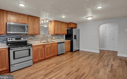 365 Clover Ln, Hanover PA 17331-4304 exterior