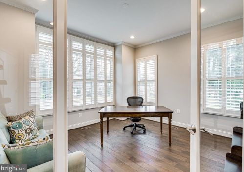 1339 Mayflower Dr, Mc Lean VA 22101-5612 exterior