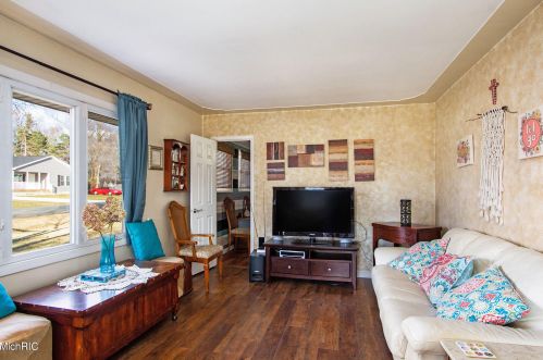 6608 College Ave, Grand Rapids MI 49548-6948 exterior