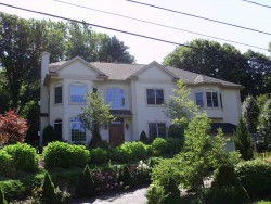 42 Drumlin Rd, Newton, MA 02459-2807