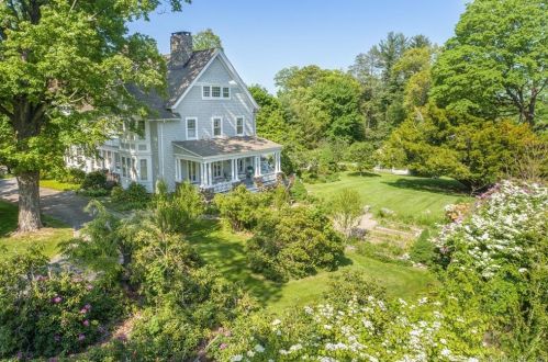 212 Main St, Ridgefield CT 06877-4922 exterior