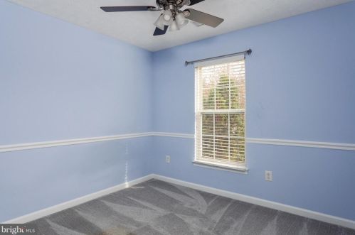 136 Foxtree Dr, Glen Burnie MD 21061-6357 exterior