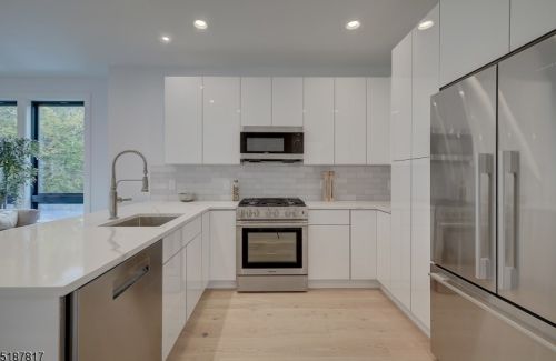 21 New St, Montclair NJ 07042-4543 exterior