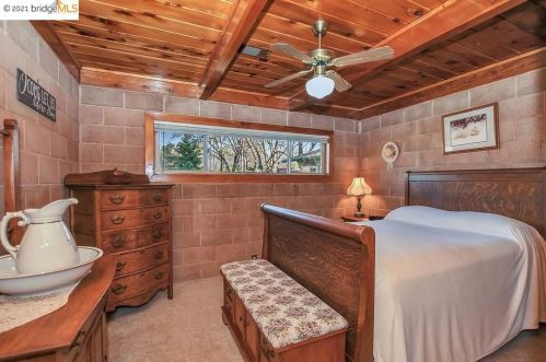 2884 Ln Dr, Concord CA 94518-2106 exterior