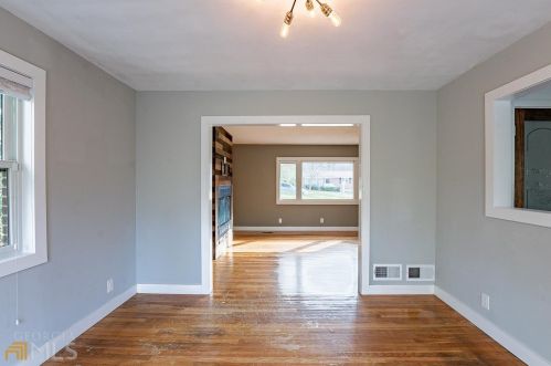 2152 Collins Rd, Atlanta GA exterior