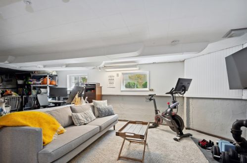 1338 Grace St, Chicago IL  60613-2825 exterior