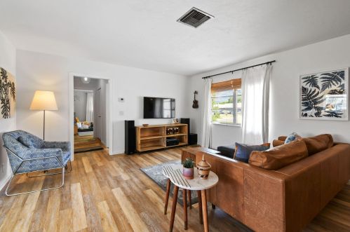 1330 27 Ave, Boynton Beach FL 33435-7529 exterior